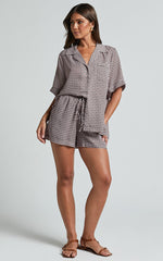 Brunita Shirt - Relaxed Short Sleeve Shirt in Moroccan Geo